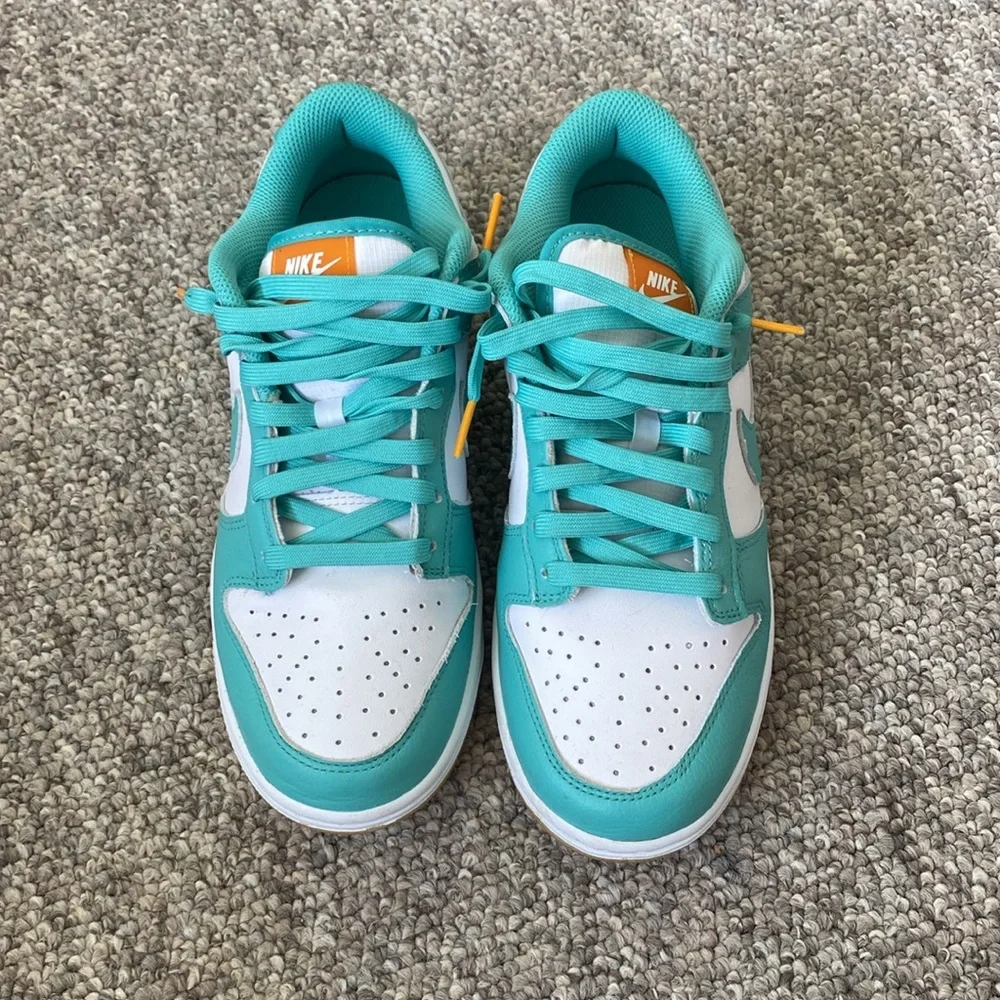 Nike low dunks perfect condition - Picture 5 of 5
